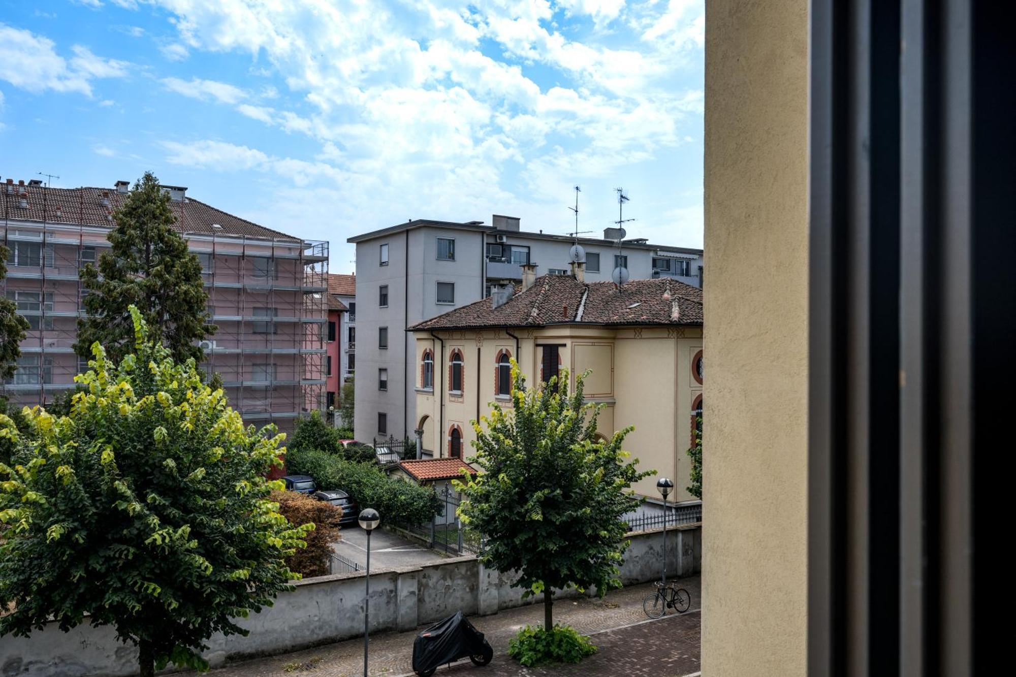 Cozy Suite Rogoredo Apartment Next To The Metro And Train Station Milaan Buitenkant foto